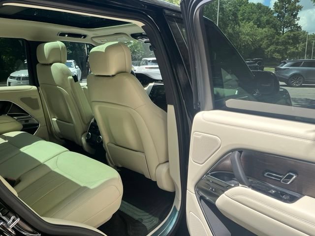 Certified 2025 Land Rover Range Rover SE AWD/4WD image 12
