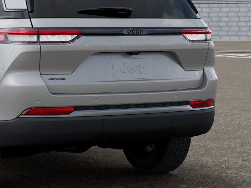 New 2026 Jeep Grand Cherokee Altitude image 13