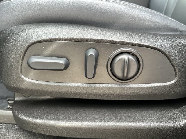 Certified 2024 Buick Enclave Essence AWD/4WD image 23