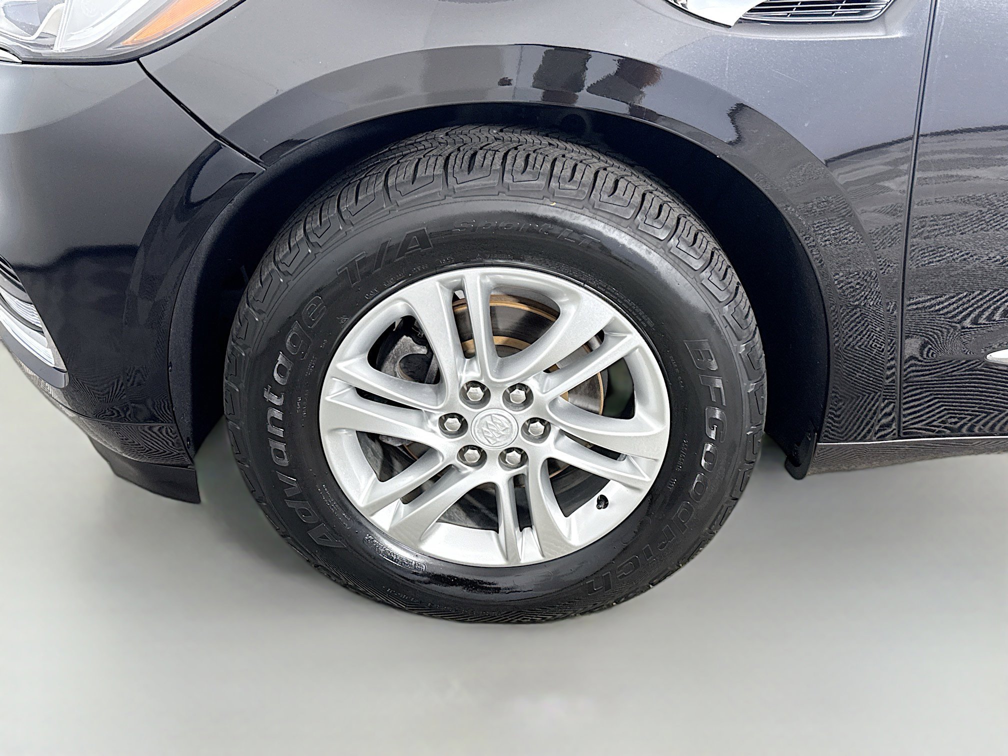 Used 2018 Buick Enclave Essence FWD image 38