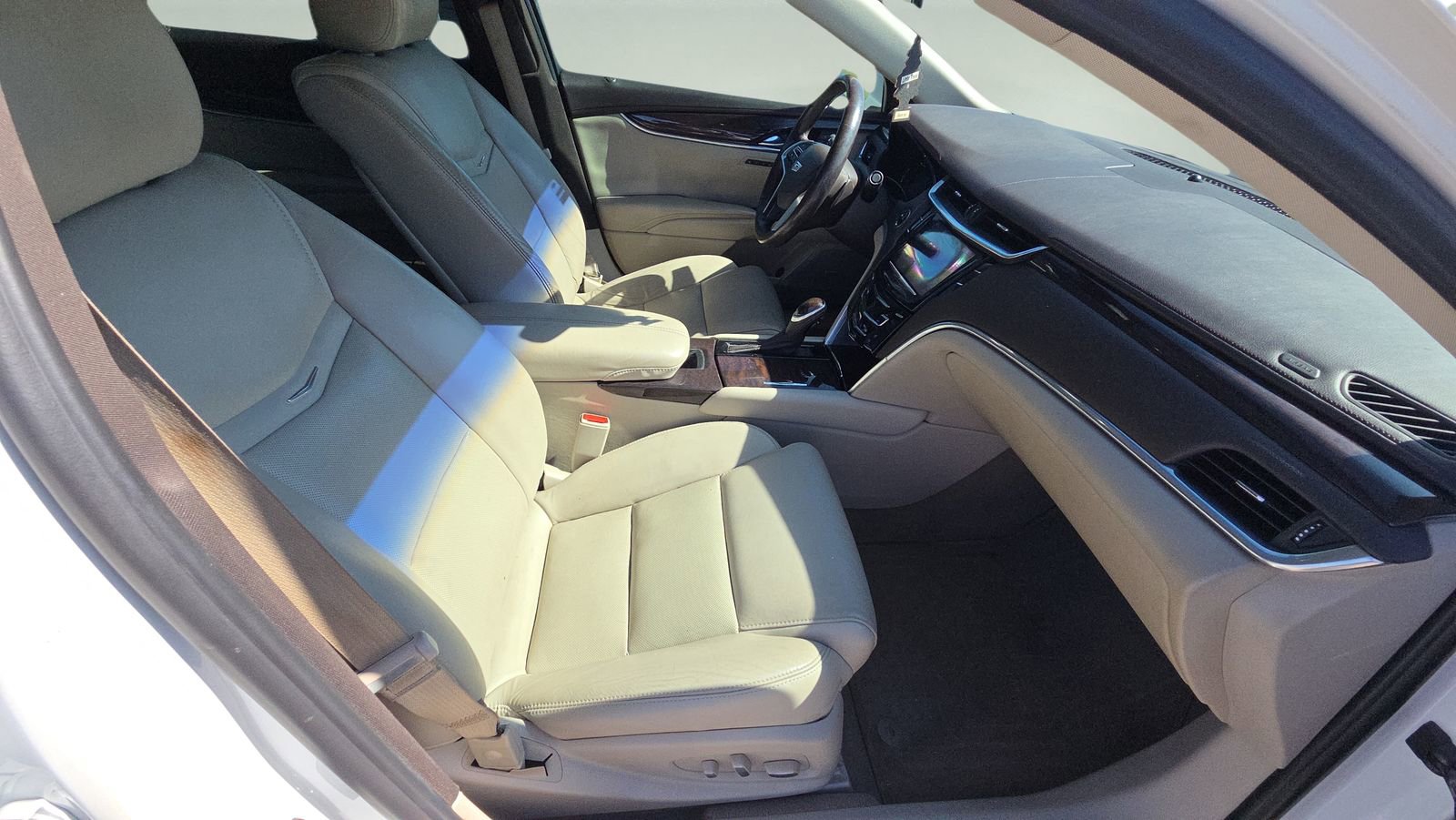 Used 2016 Cadillac XTS Luxury FWD image 25