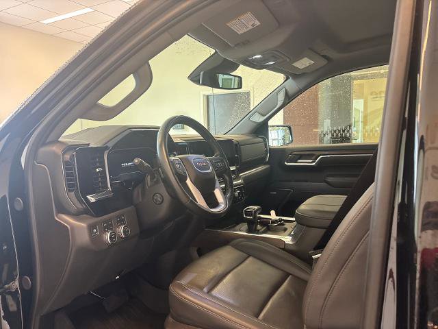 Used 2025 GMC Sierra 1500 SLT w/ SLT Premium Plus Package AWD/4WD image 10