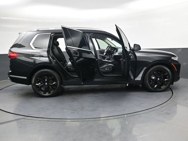 Used 2020 BMW X7 xDrive40i w/ Executive Package image 37
