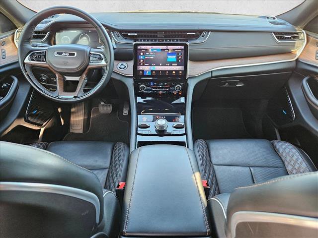 Used 2023 Jeep Grand Cherokee Summit w/ Luxury Tech Group V AWD/4WD image 18