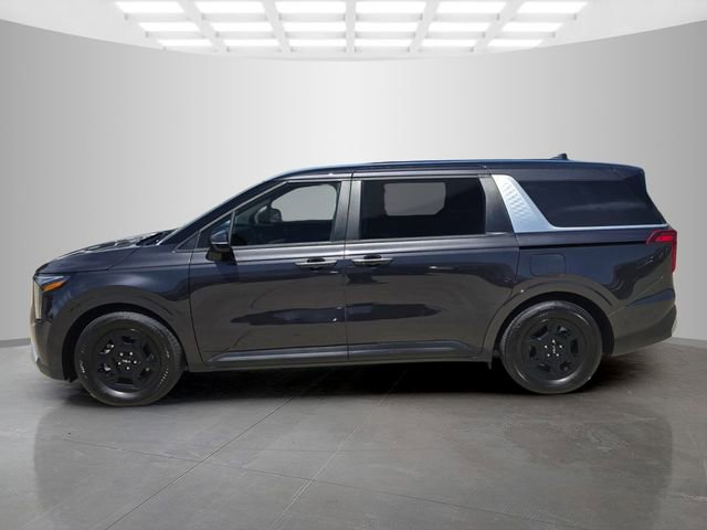 Used 2025 Kia Carnival FWD image 9