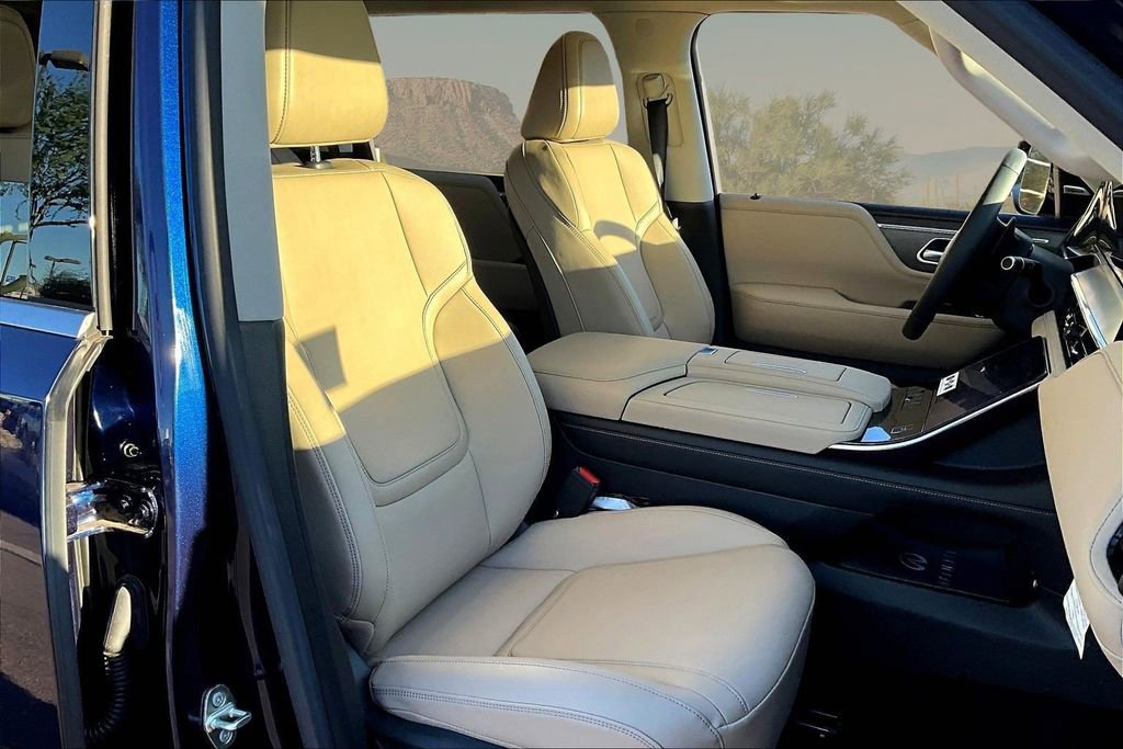 Used 2025 INFINITI QX80 Pure image 7