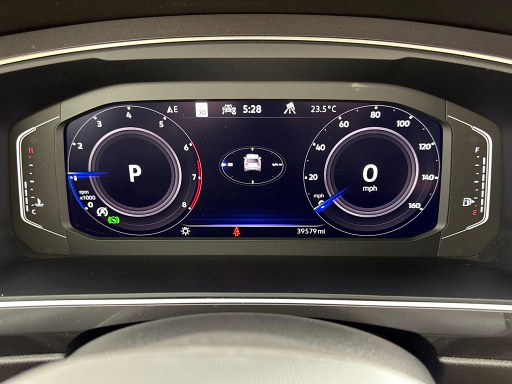 Used 2022 Volkswagen Tiguan SEL R-Line image 13