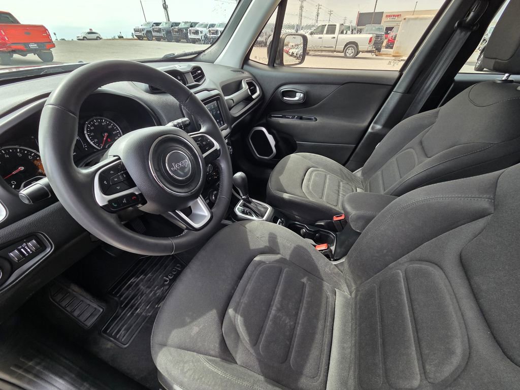 Used 2018 Jeep Renegade Latitude image 10
