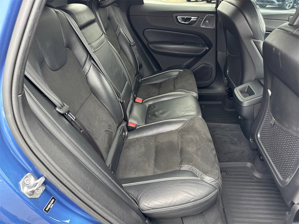 Used 2018 Volvo XC60 T6 R-Design w/ Convenience Package image 15