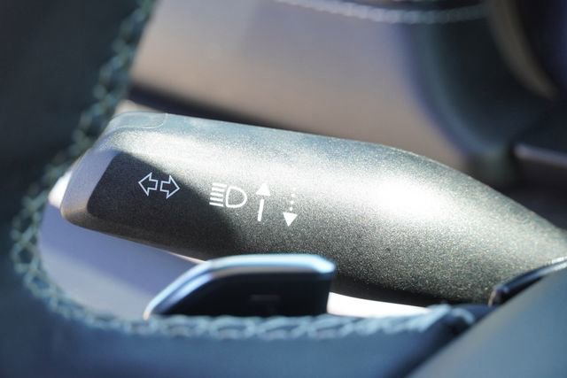 Used 2024 Jeep Grand Cherokee L Limited w/ Black Appearance Package image 32