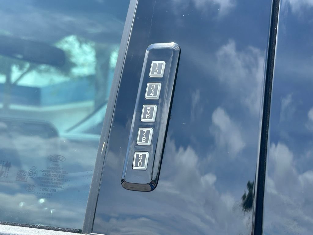 New 2026 Ford F250 Lariat w/ Black Appearance Package AWD/4WD image 17