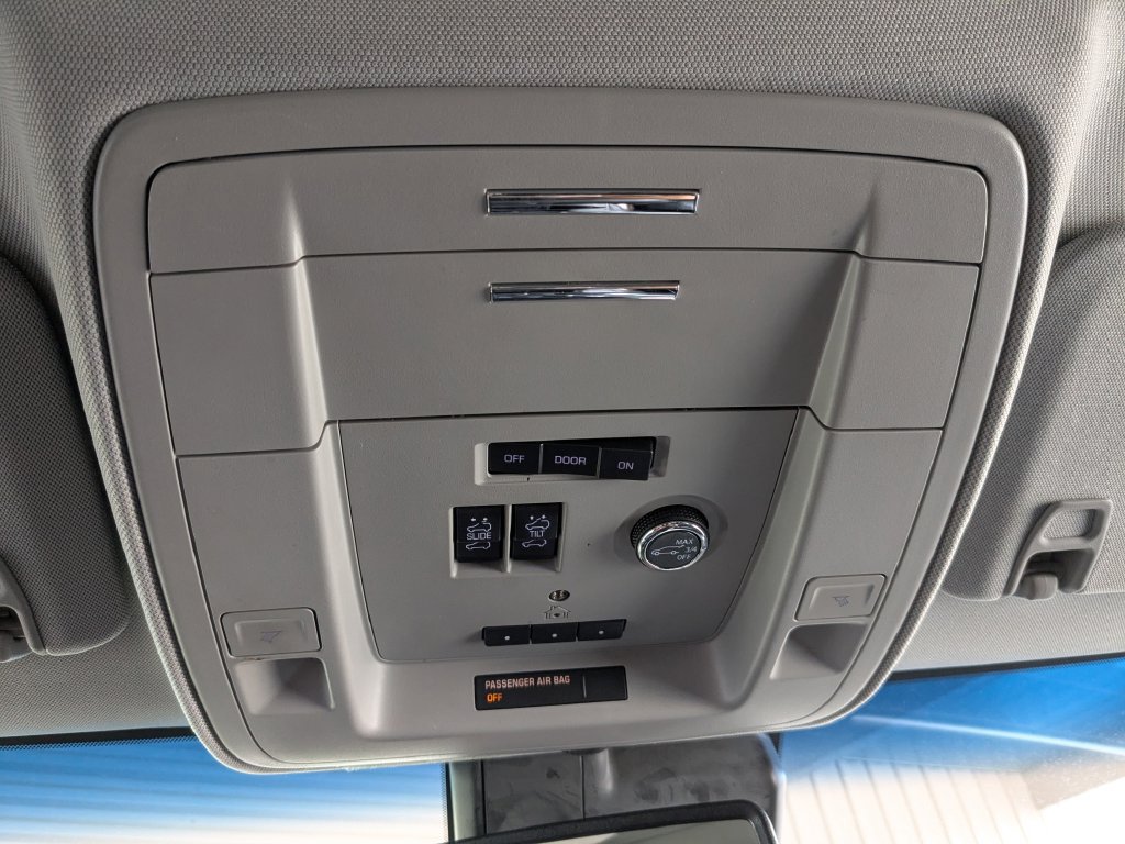 Used 2019 Chevrolet Tahoe LT w/ Luxury Package AWD/4WD image 24