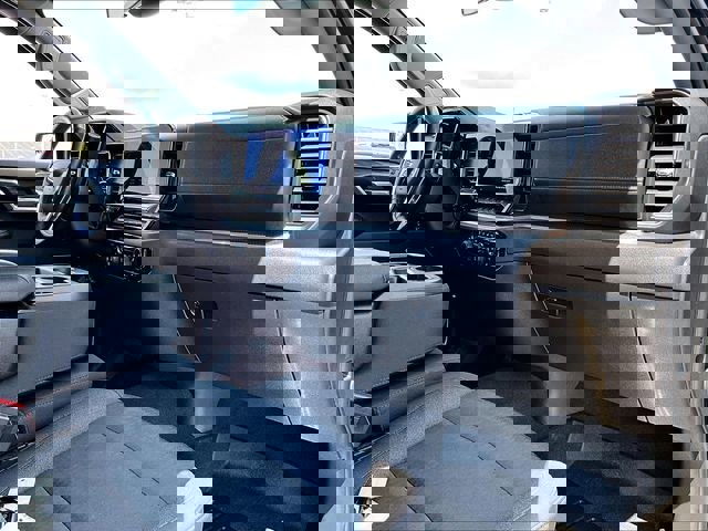 Used 2022 Chevrolet Silverado 1500 RST AWD/4WD image 14