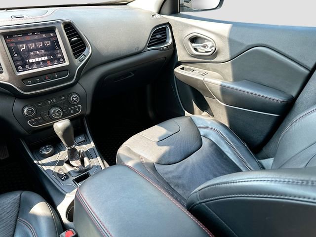 Used 2019 Jeep Cherokee Trailhawk image 24