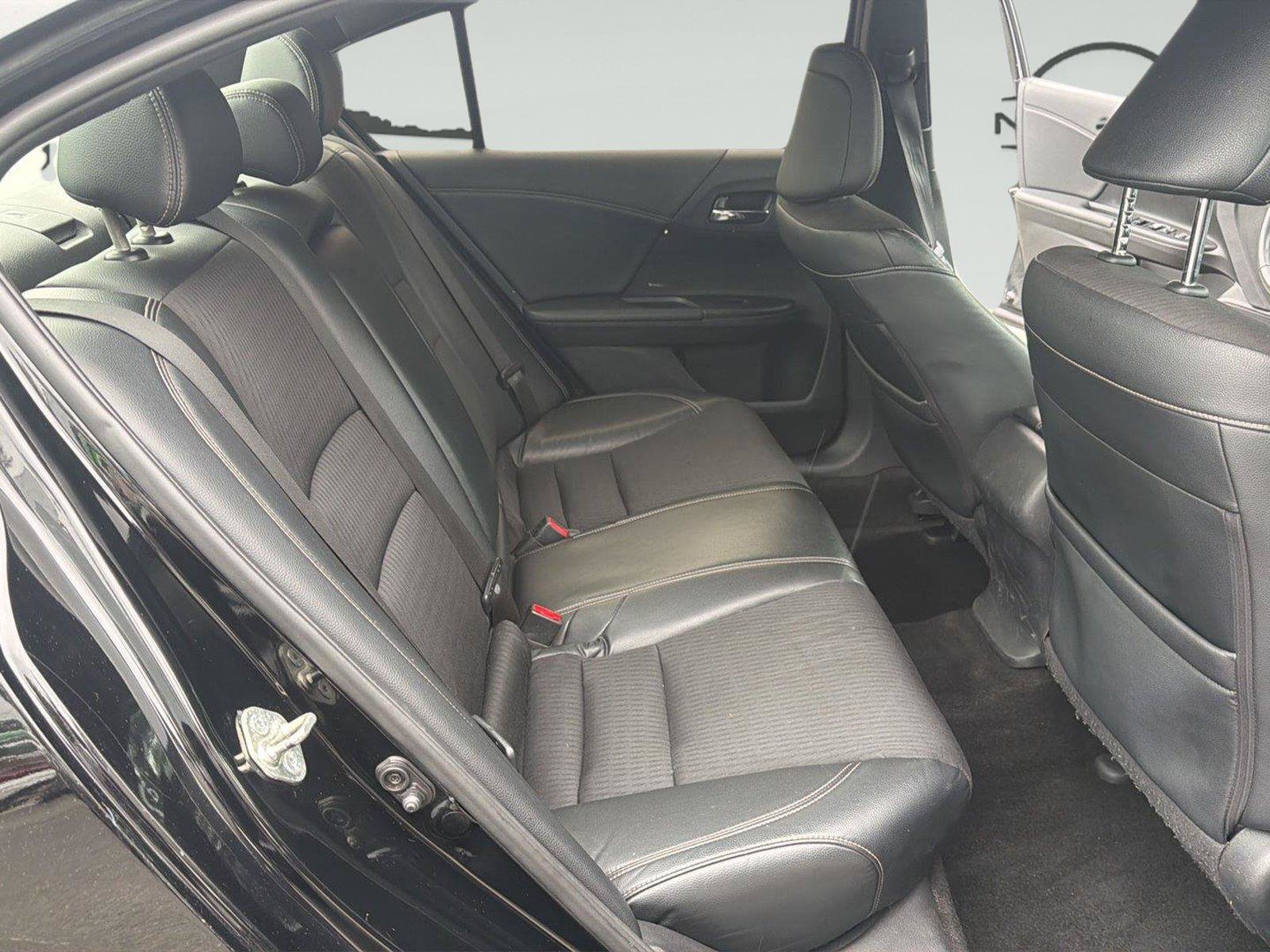 Used 2017 Honda Accord Sport image 23