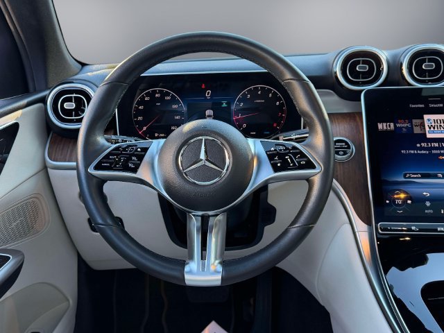 Used 2025 Mercedes-Benz GLC 300 4MATIC image 14
