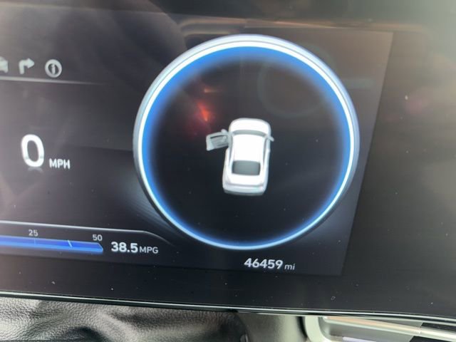 Used 2024 Hyundai Elantra Limited image 16