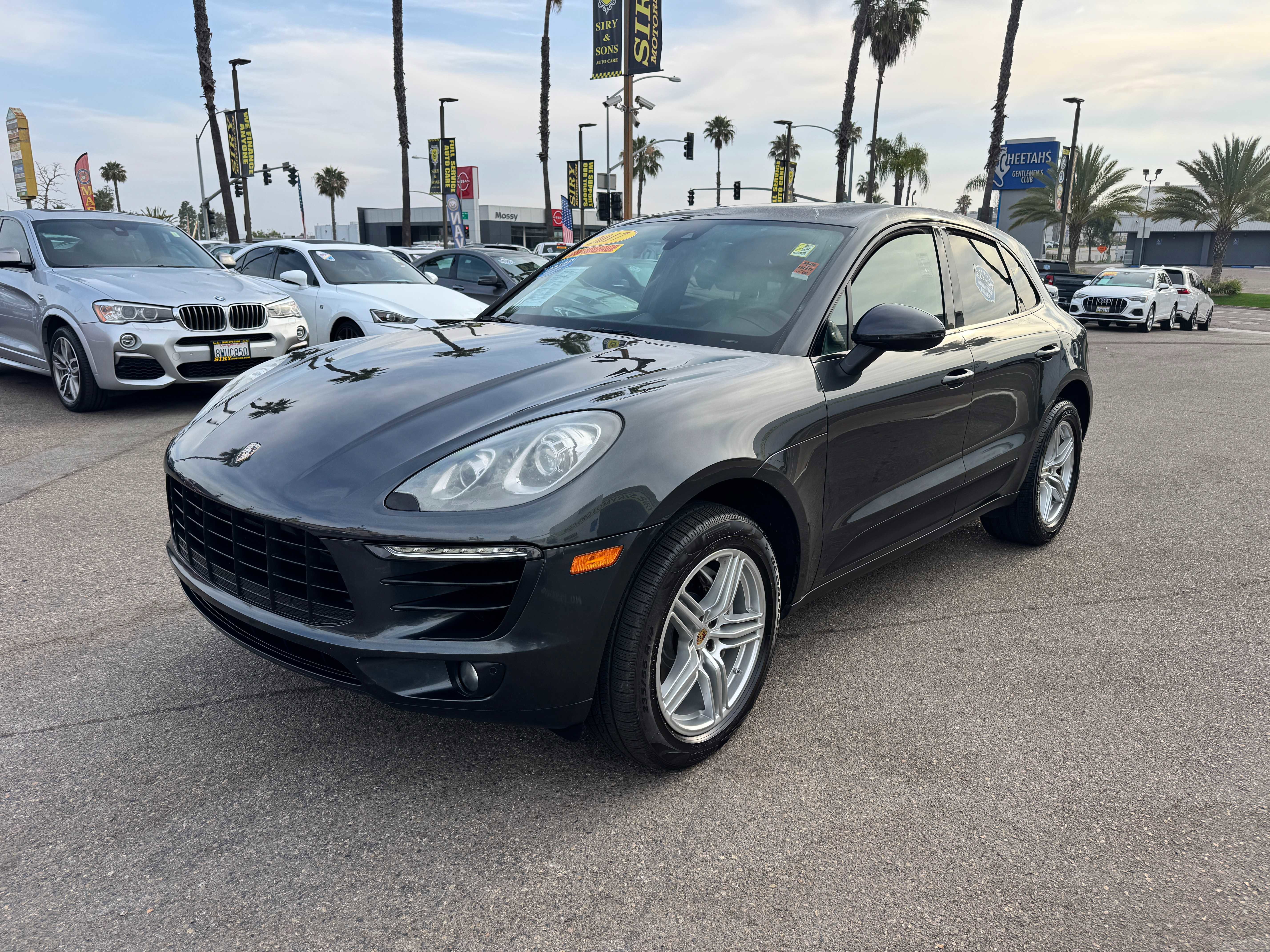 Used 2017 Porsche Macan S AWD/4WD image 3