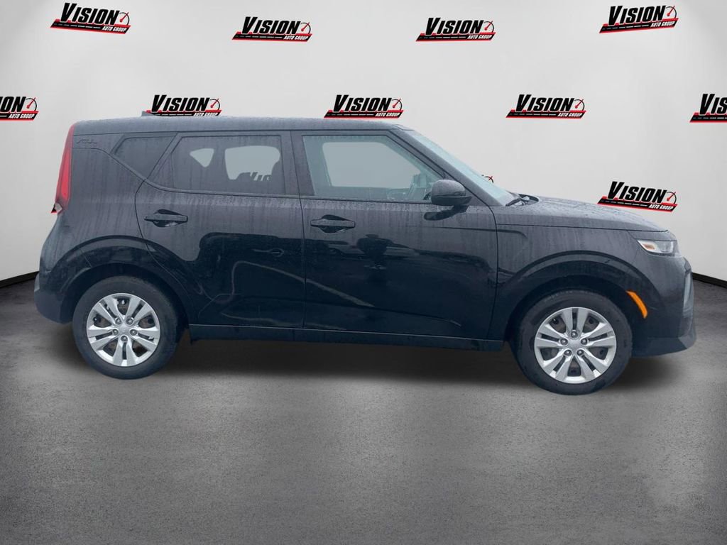 Used 2021 Kia Soul LX image 4