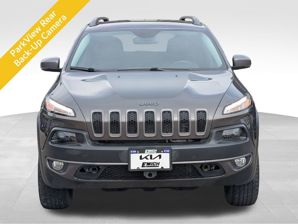 Used 2018 Jeep Cherokee Trailhawk w/ Cold Weather Group AWD/4WD image 8
