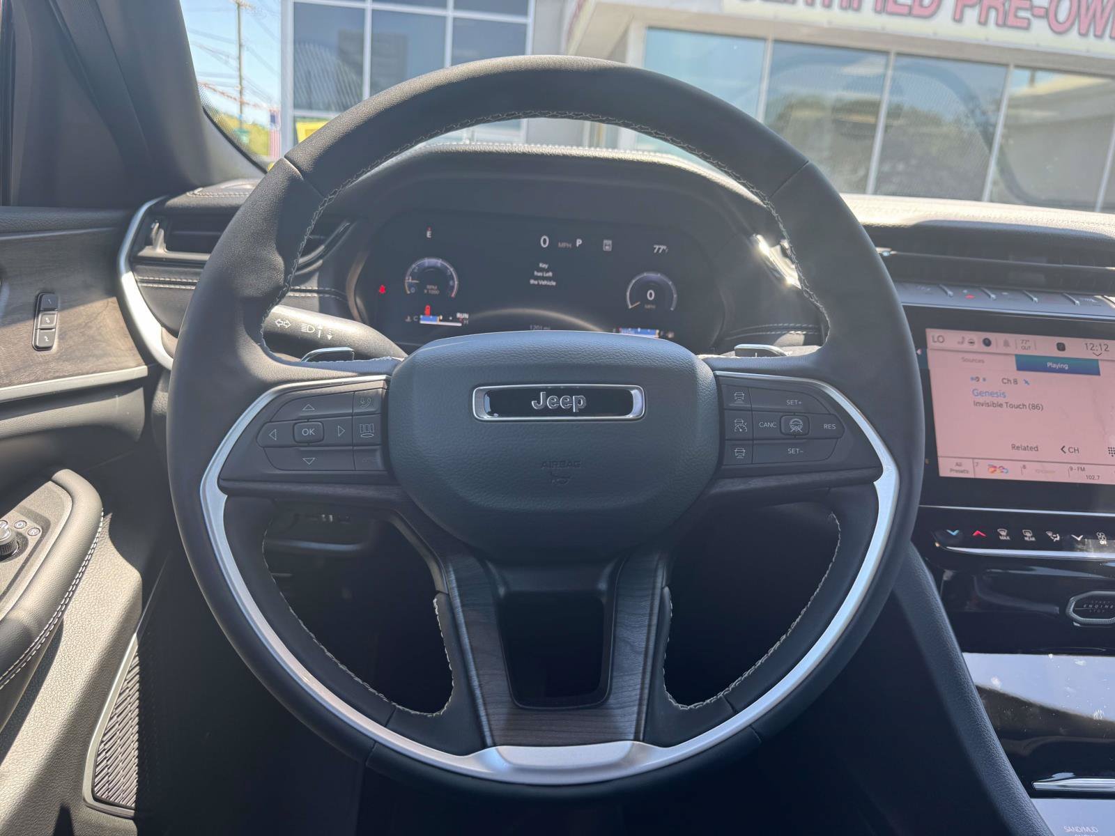 Used 2026 Jeep Grand Cherokee Limited w/ Limited Altitude Package AWD/4WD image 12