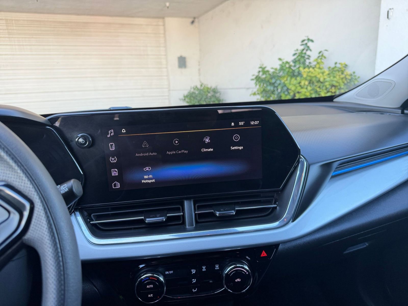 Used 2025 Chevrolet Trax LT image 20