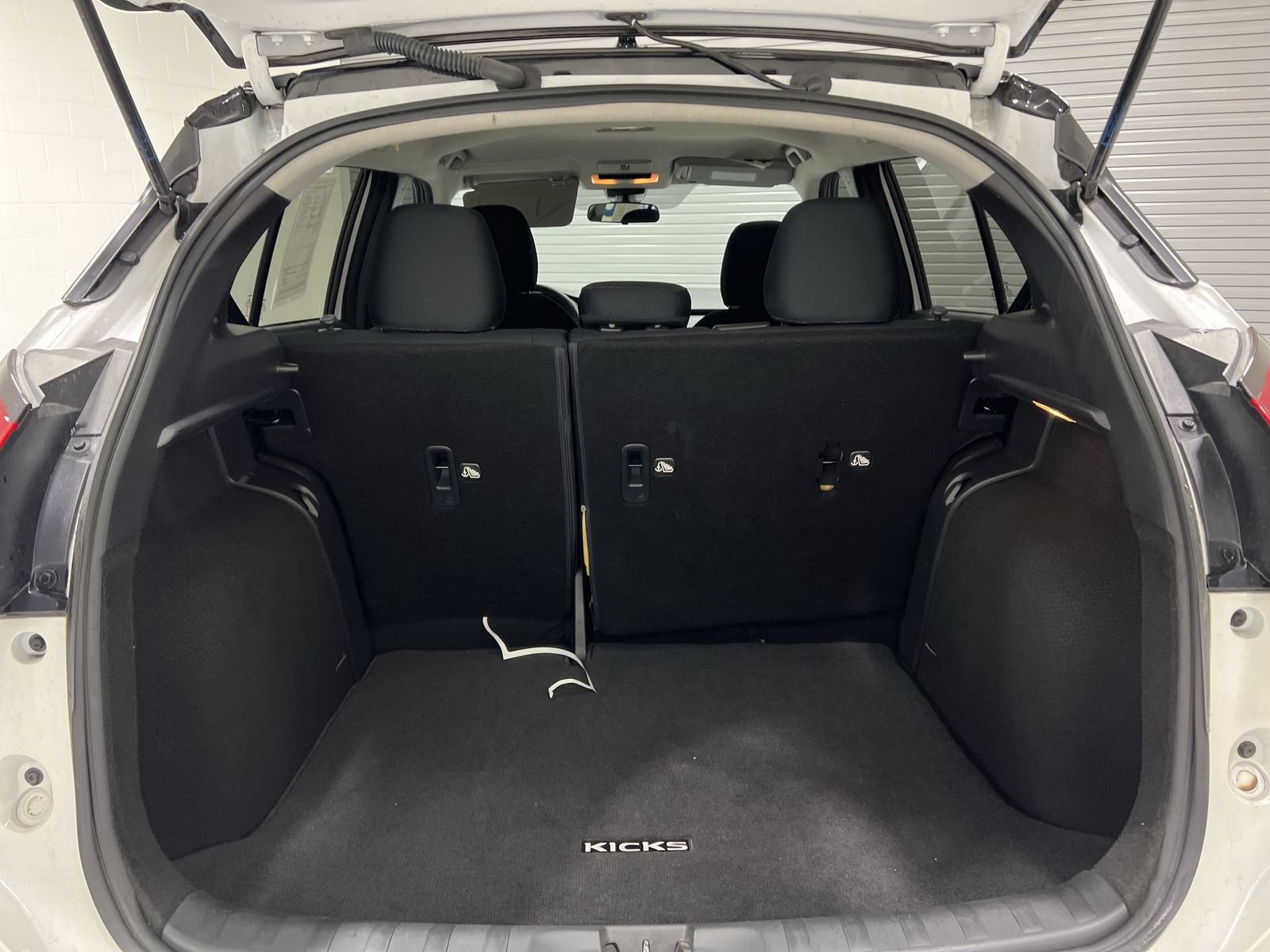 Used 2024 Nissan Kicks SR FWD image 22