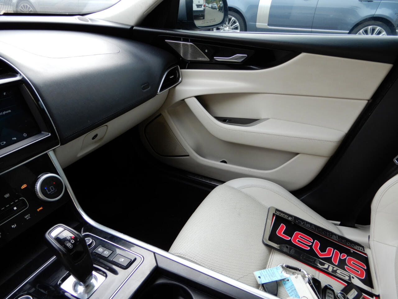 Used 2020 Jaguar XE S image 15