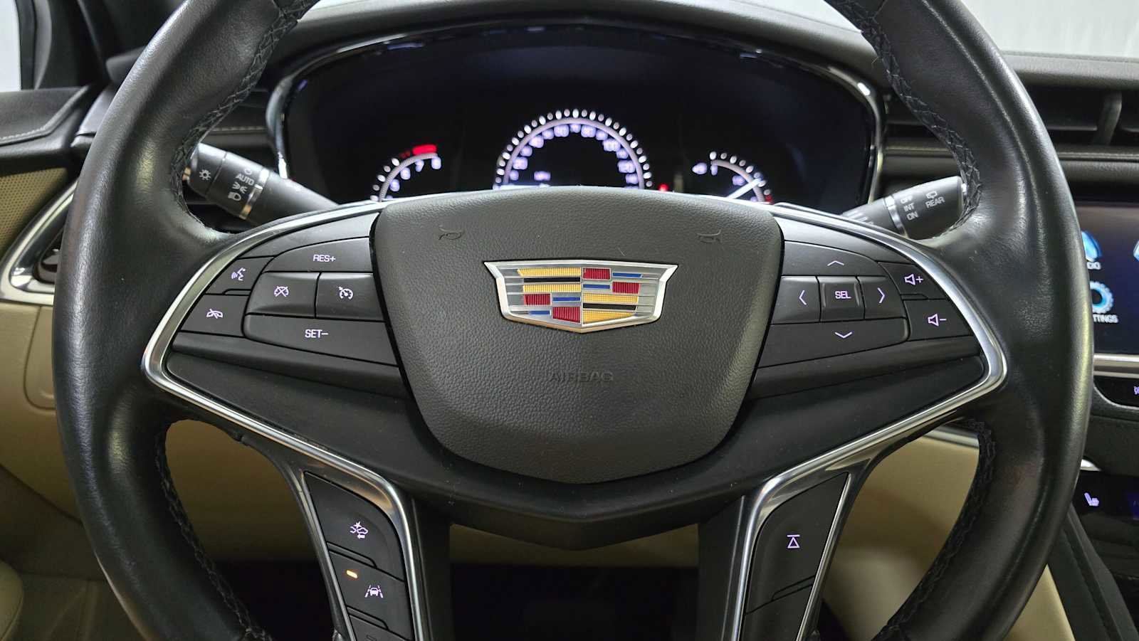 Used 2018 Cadillac XT5 Luxury w/ Driver Awareness Package image 28