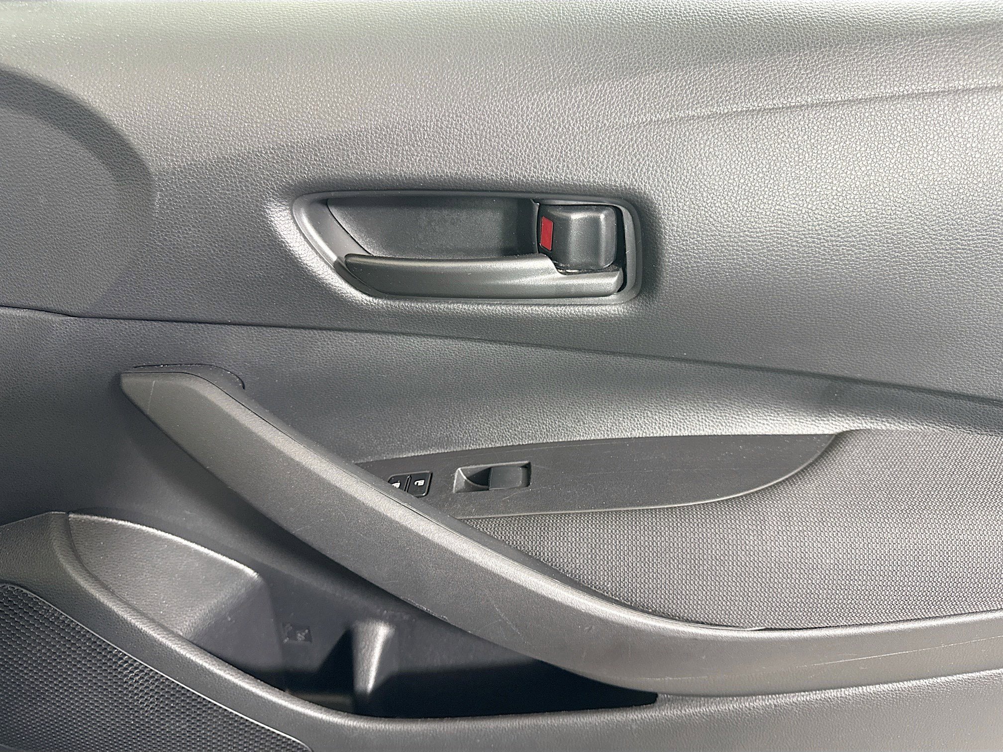 Used 2024 Toyota Corolla LE image 30