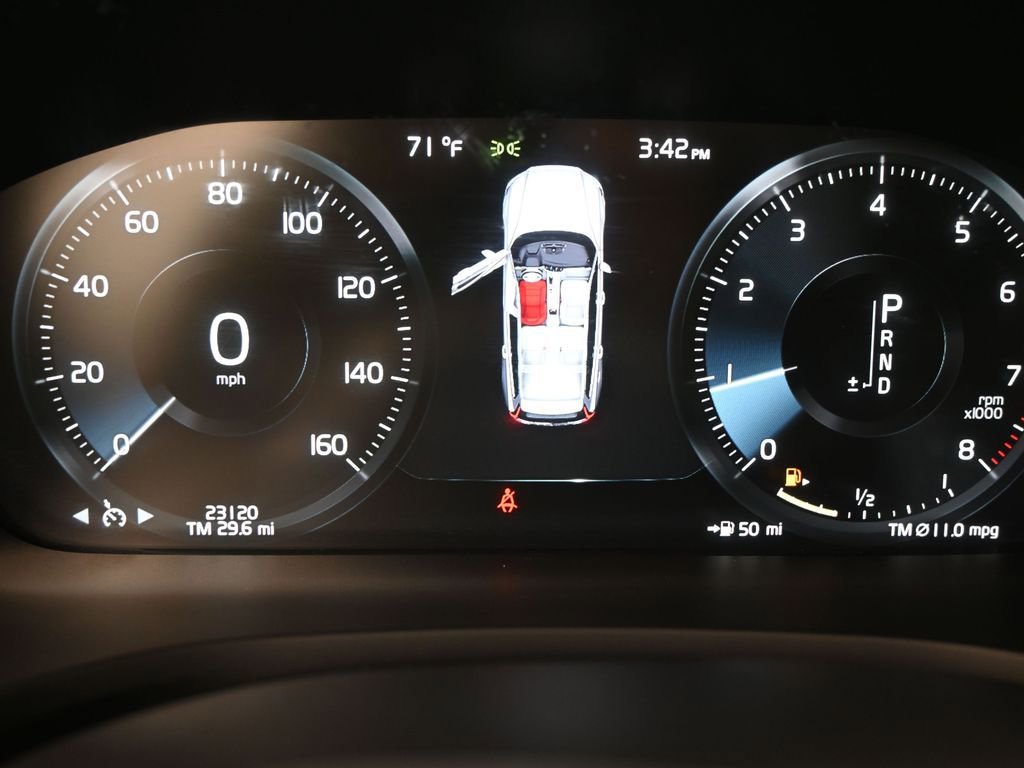 Certified 2022 Volvo V60 T5 Cross Country w/ Climate Package image 13