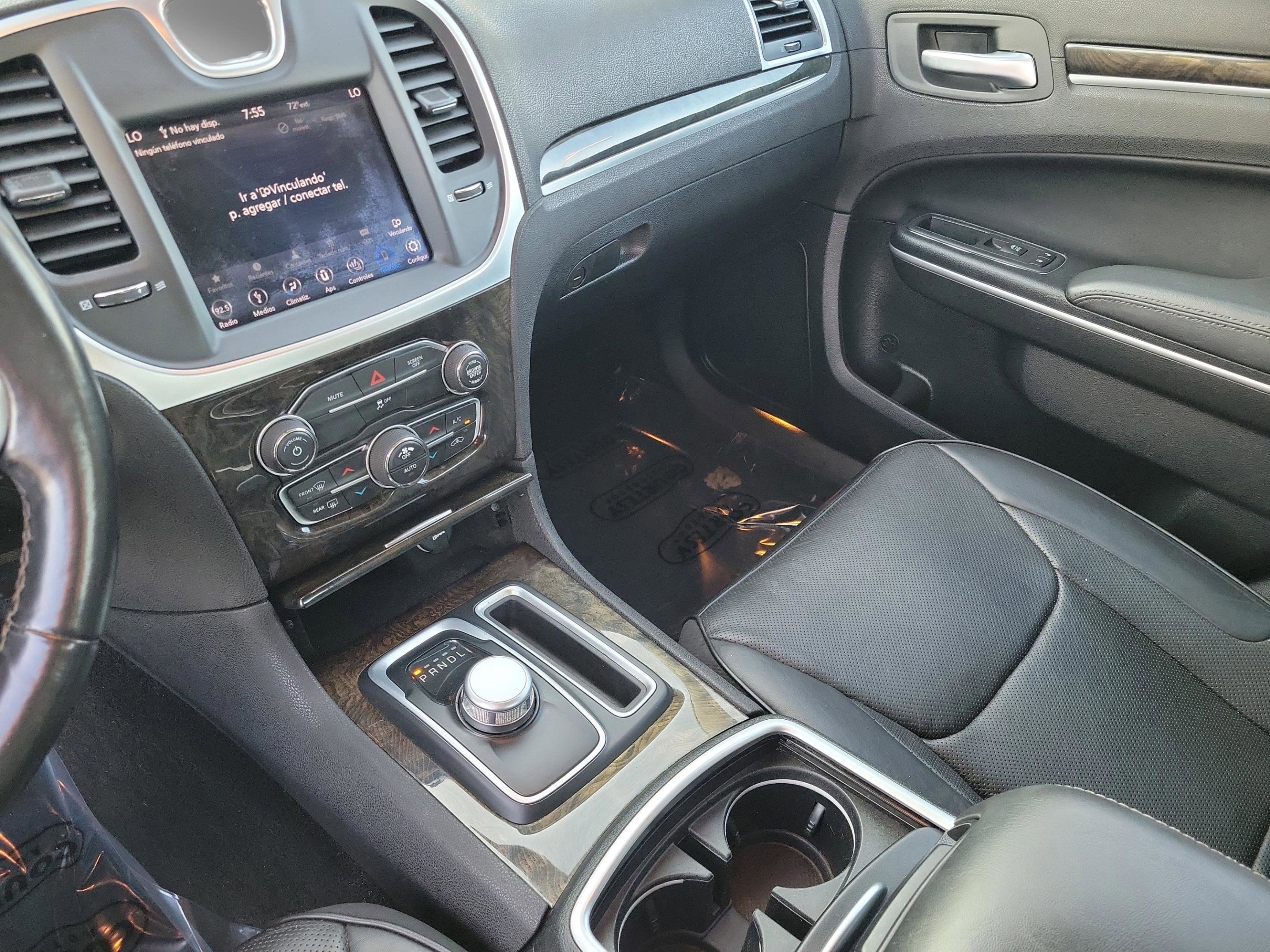 Used 2019 Chrysler 300 Limited image 31