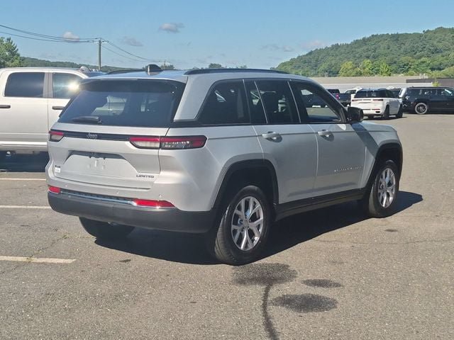 Used 2022 Jeep Grand Cherokee Limited AWD/4WD image 5