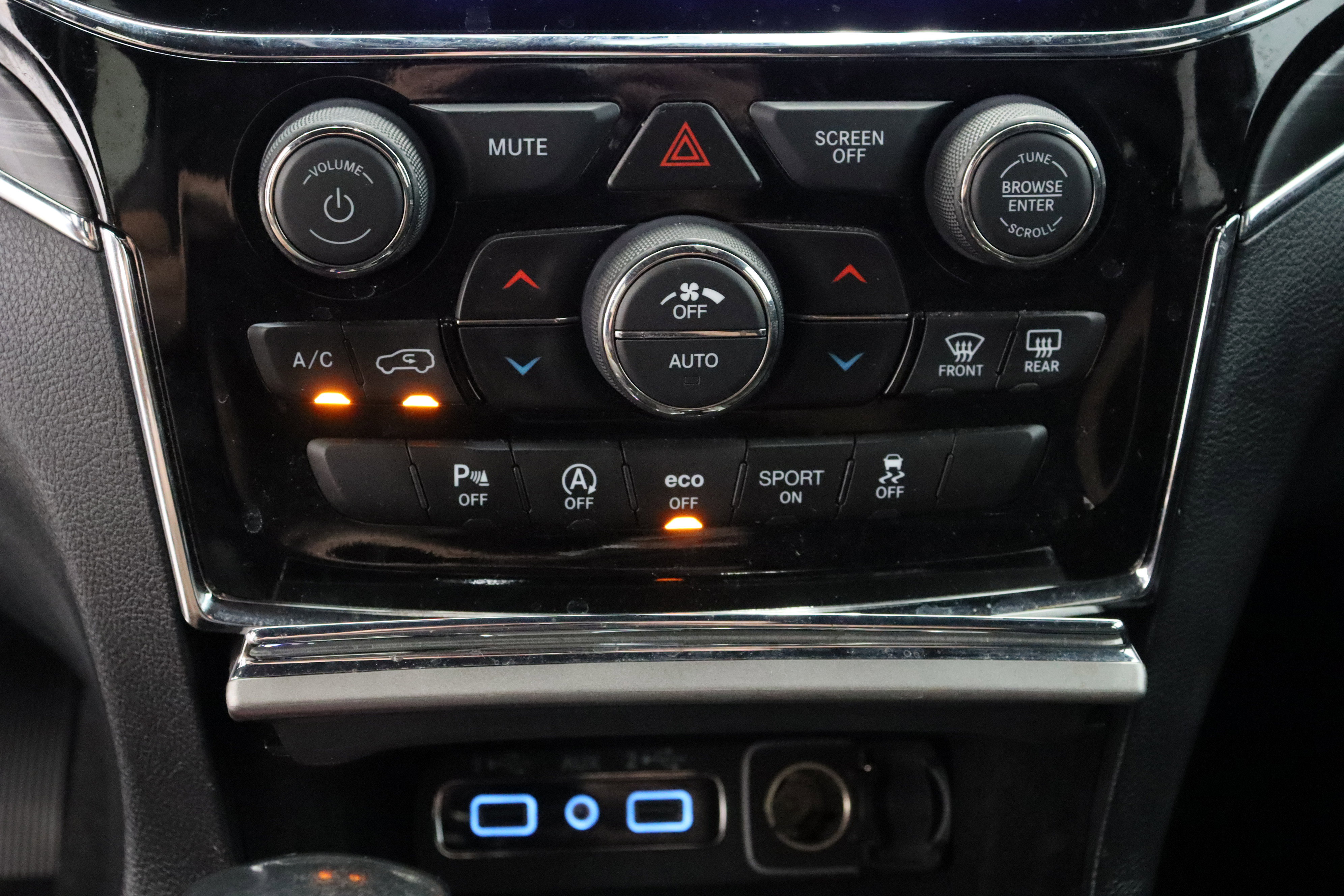 Used 2020 Jeep Grand Cherokee Limited image 20