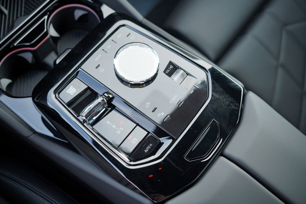 New 2026 BMW 540i xDrive w/ Executive Package image 18