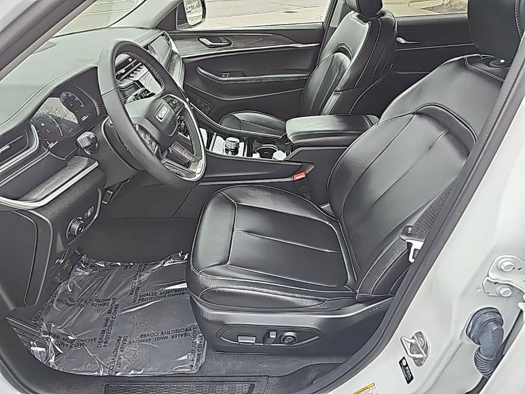 Certified 2023 Jeep Grand Cherokee L Limited image 2