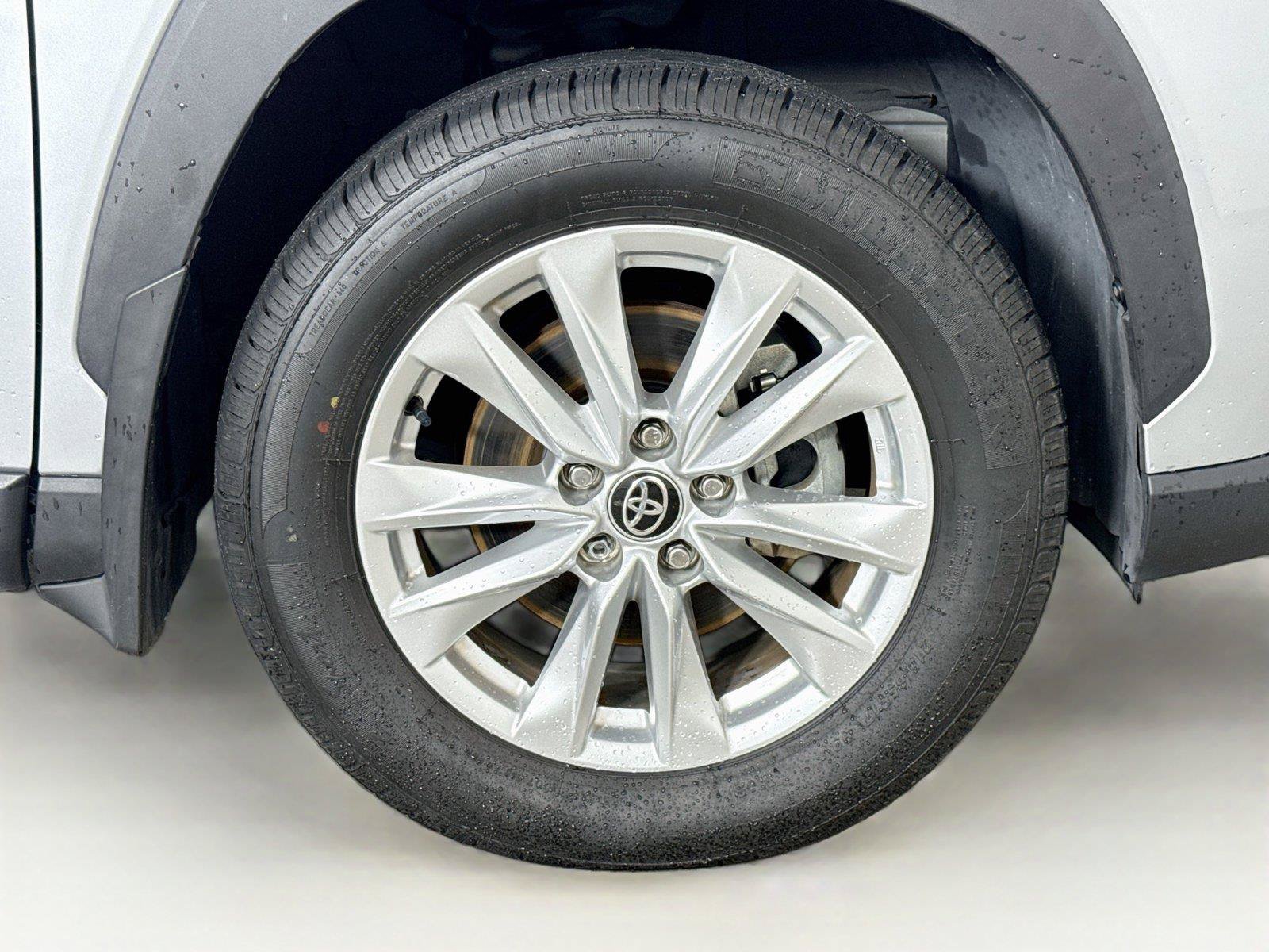 Used 2023 Toyota Corolla Cross LE FWD image 36