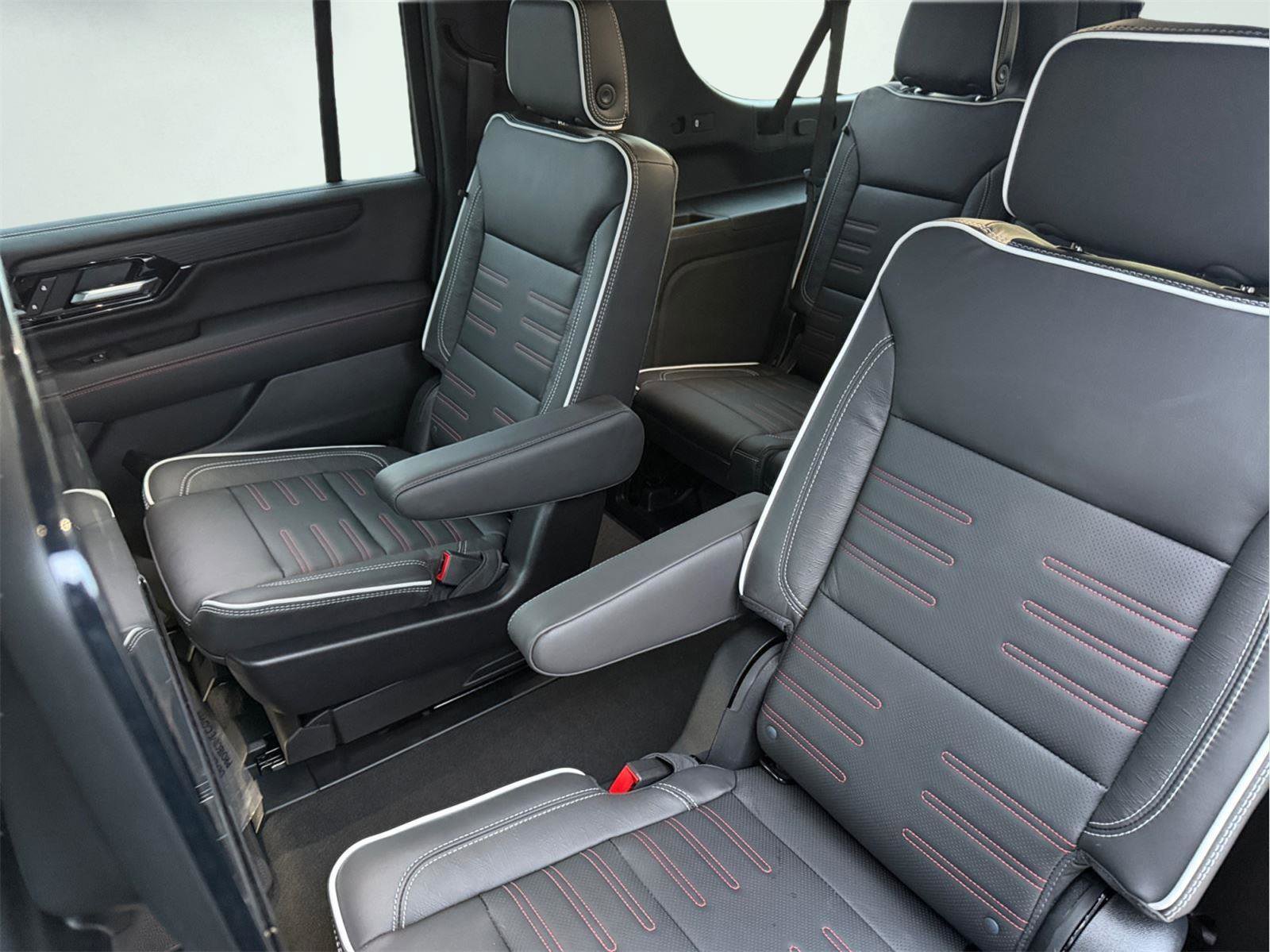 New 2026 GMC Yukon XL AT4 Ultimate image 13