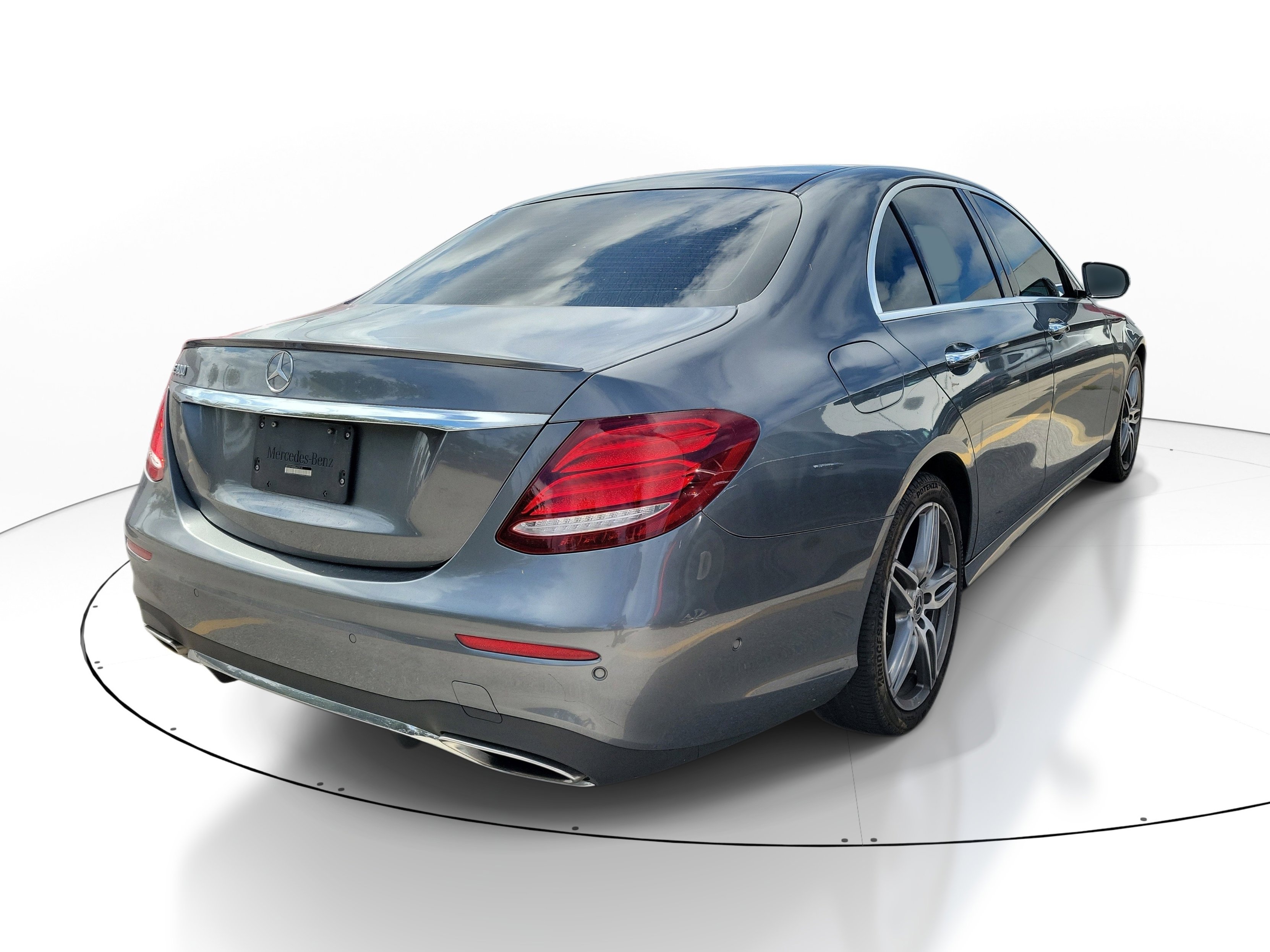 Used 2019 Mercedes-Benz E 300 image 5
