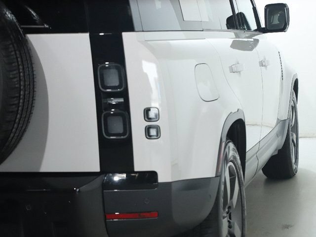 Used 2026 Land Rover Defender 110 S AWD/4WD image 8