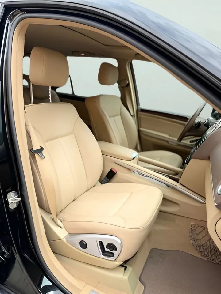 Used 2012 Mercedes-Benz GL 450 4MATIC image 28