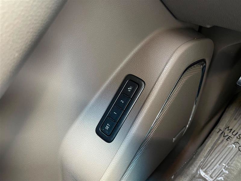 Used 2015 Chevrolet Suburban LTZ AWD/4WD image 96