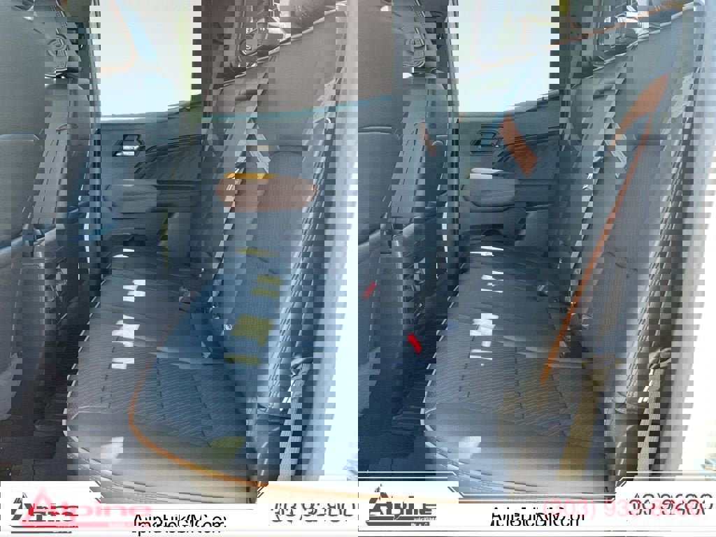 Certified 2025 GMC Canyon AT4 w/ Nightfall Edition AWD/4WD image 13