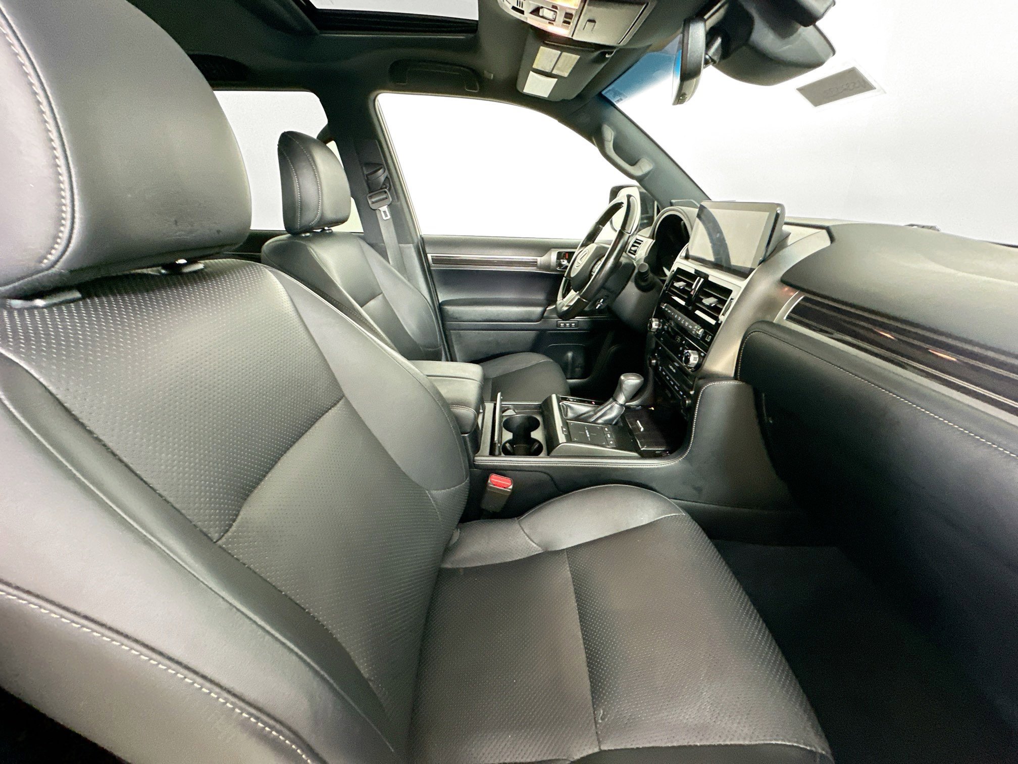 Used 2022 Lexus GX 460 Luxury w/ Accessory Package AWD/4WD image 36