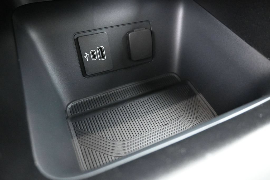 New 2026 Ford Explorer Active w/ Active Comfort Package RWD image 17