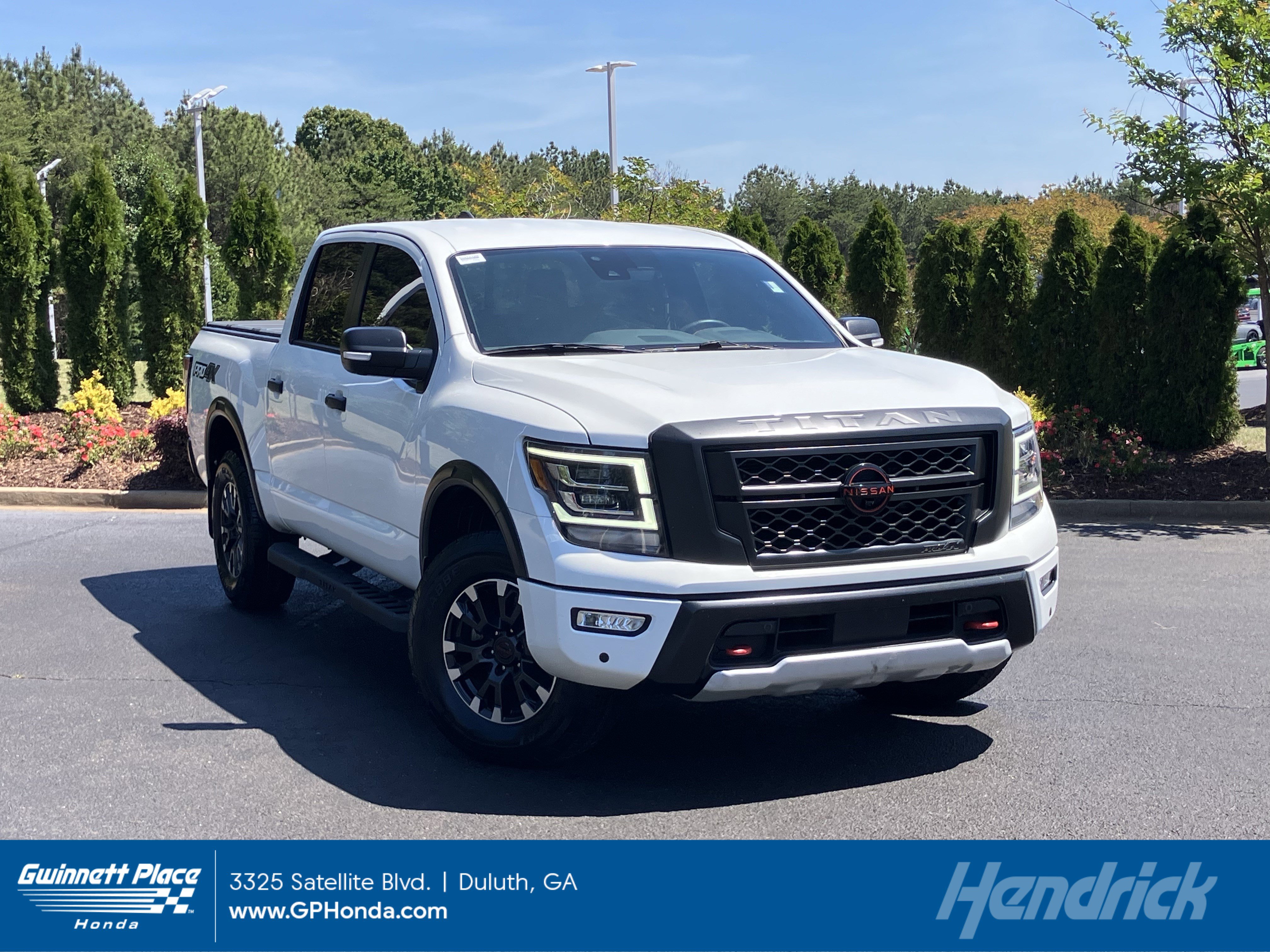 Used 2023 Nissan Titan PRO-4X w/ Pro-4x Convenience Package AWD/4WD image 1