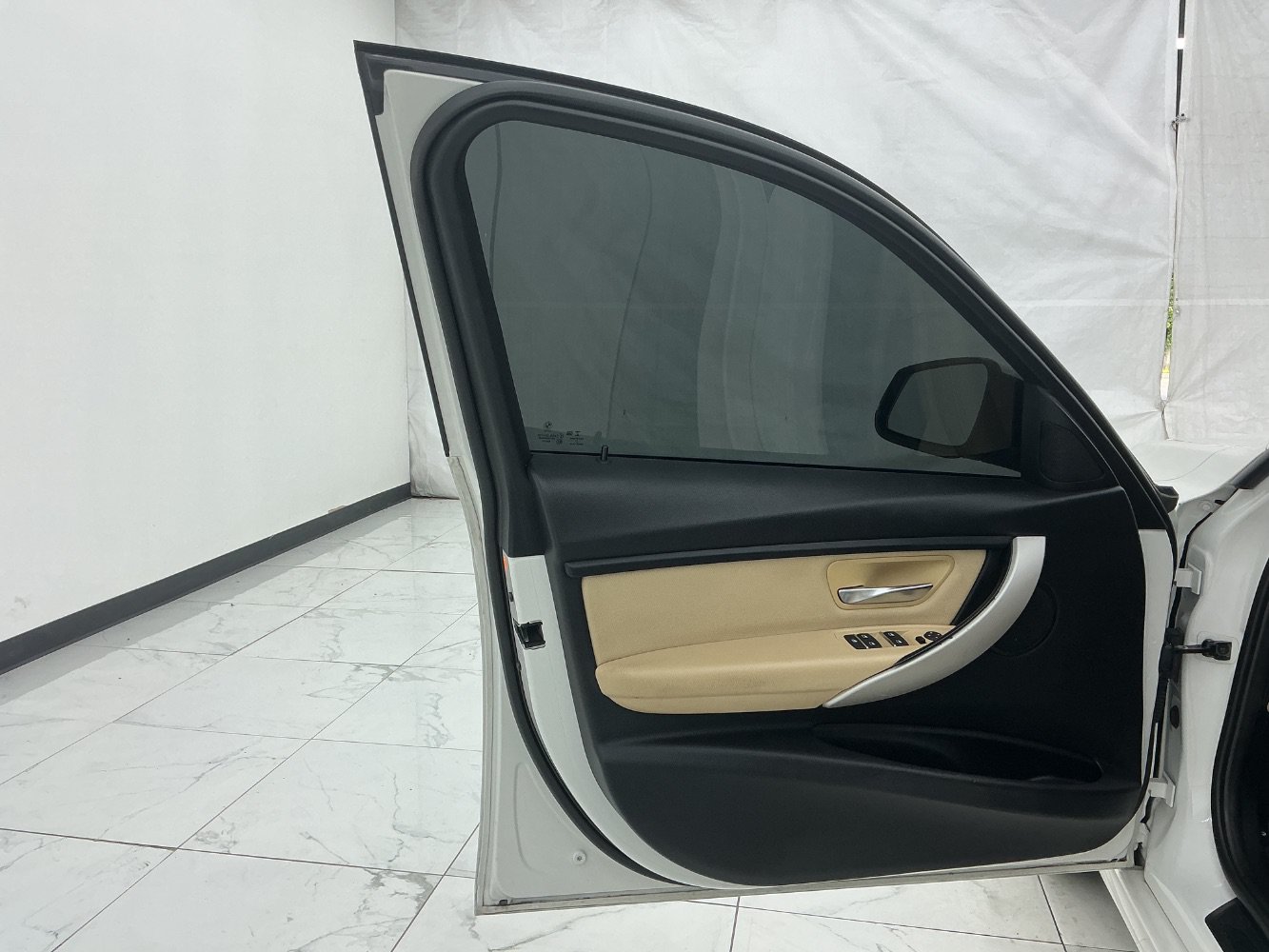 Used 2018 BMW 320i Sedan RWD image 18
