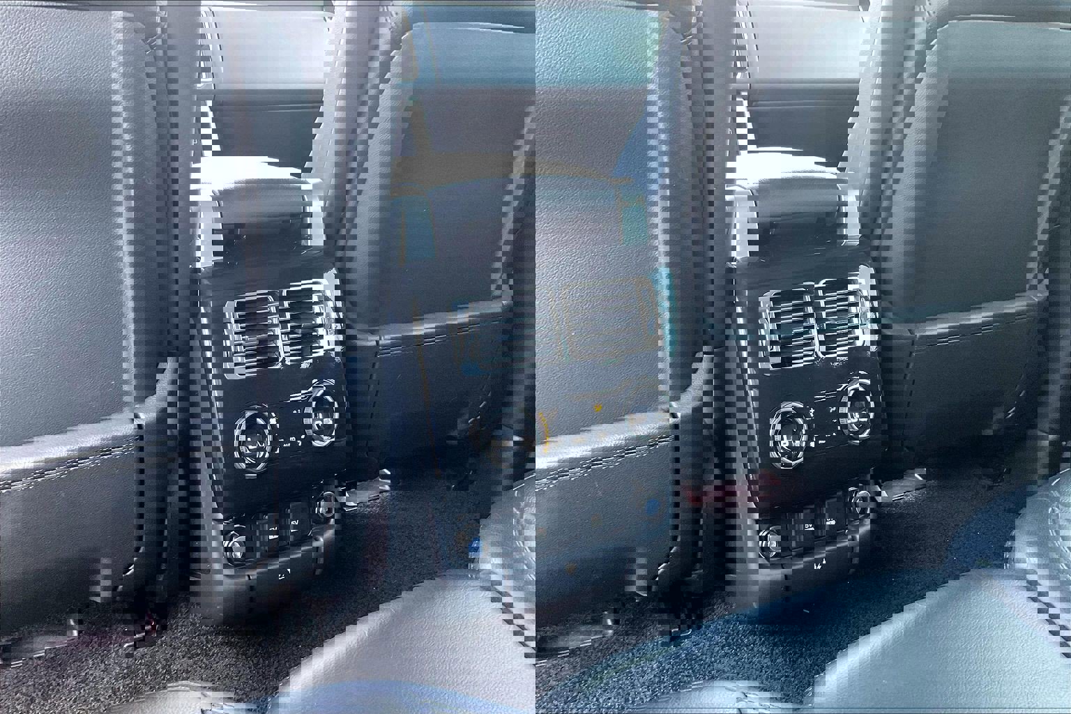 Used 2018 Land Rover Range Rover V6 Supercharged SWB image 34