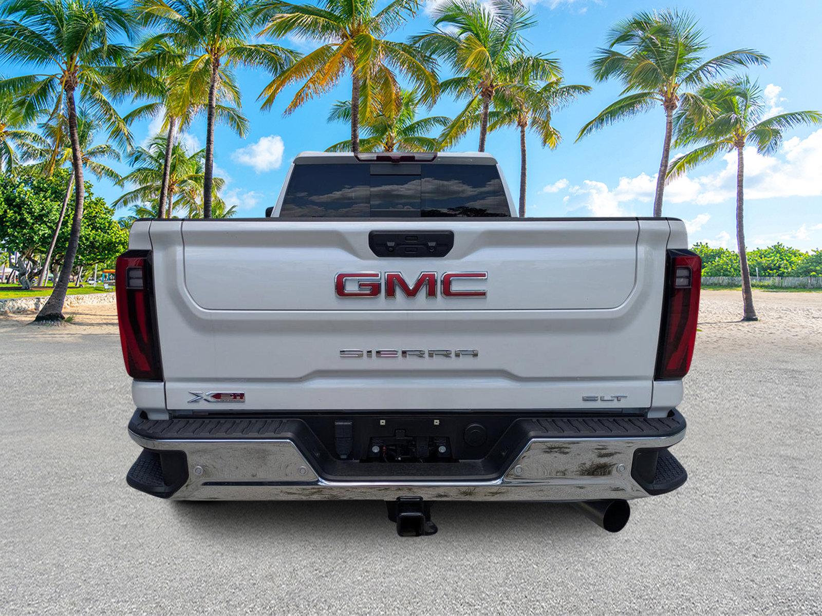 Used 2025 GMC Sierra 2500 SLT w/ SLT Premium Package AWD/4WD image 4