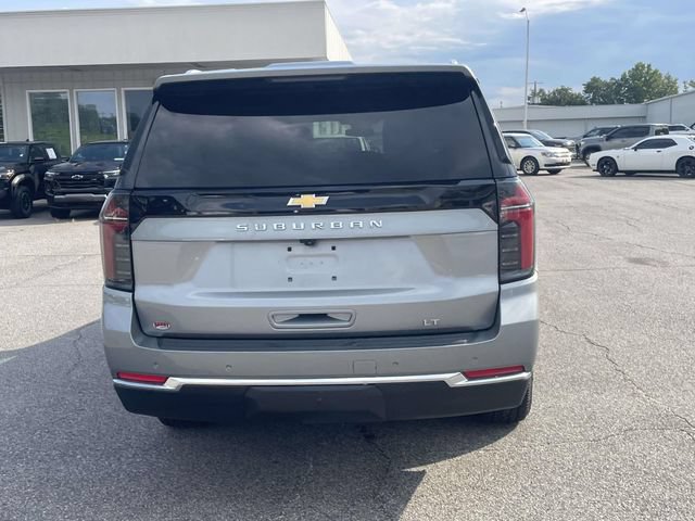 Used 2025 Chevrolet Suburban LT RWD image 5